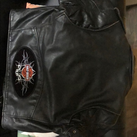 Leather jacket - Picture 2 of 3